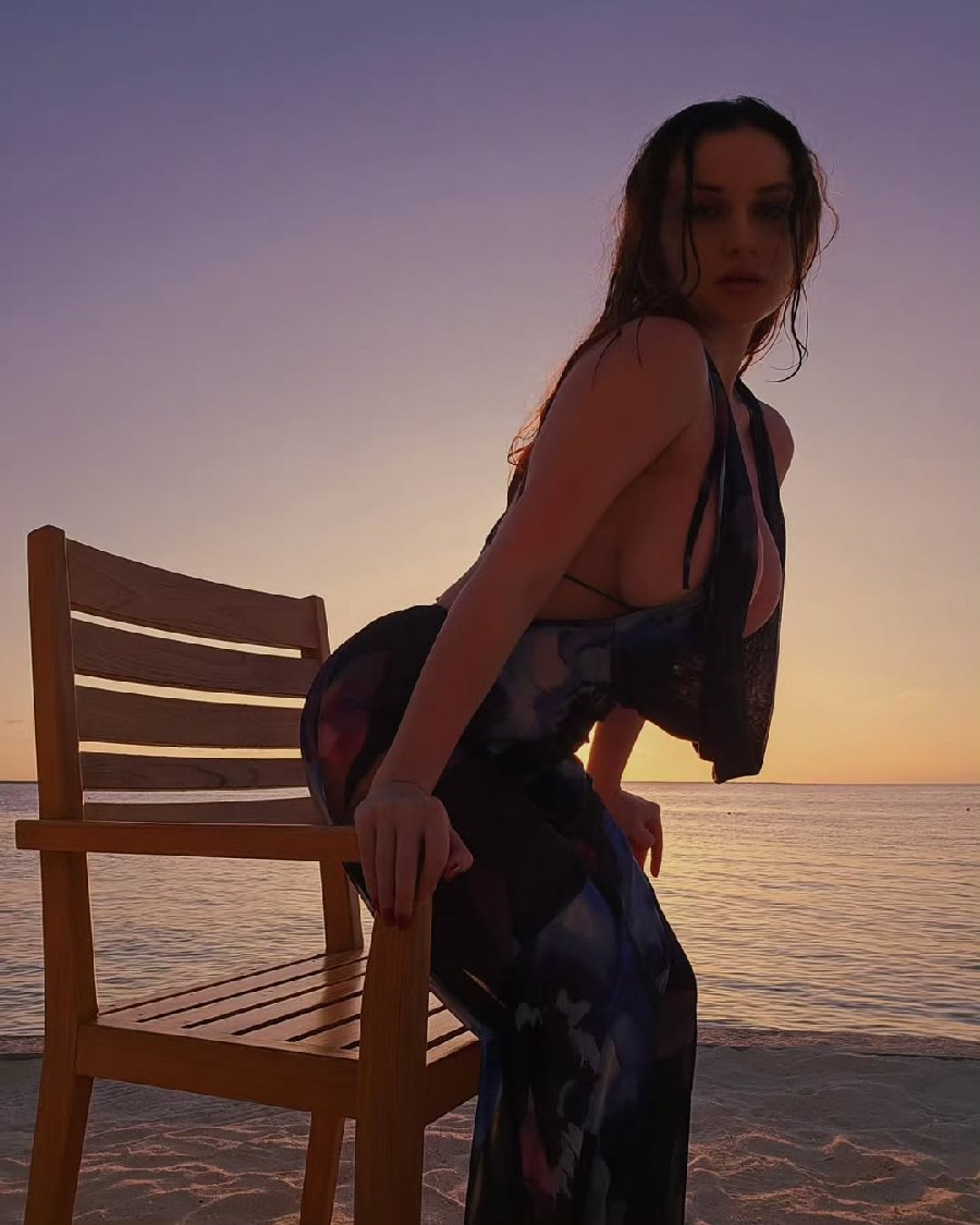 Sexy girl Miranda Faith nude in San Jose