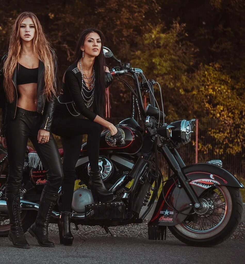 Beautiful girls and bikes in San Jose